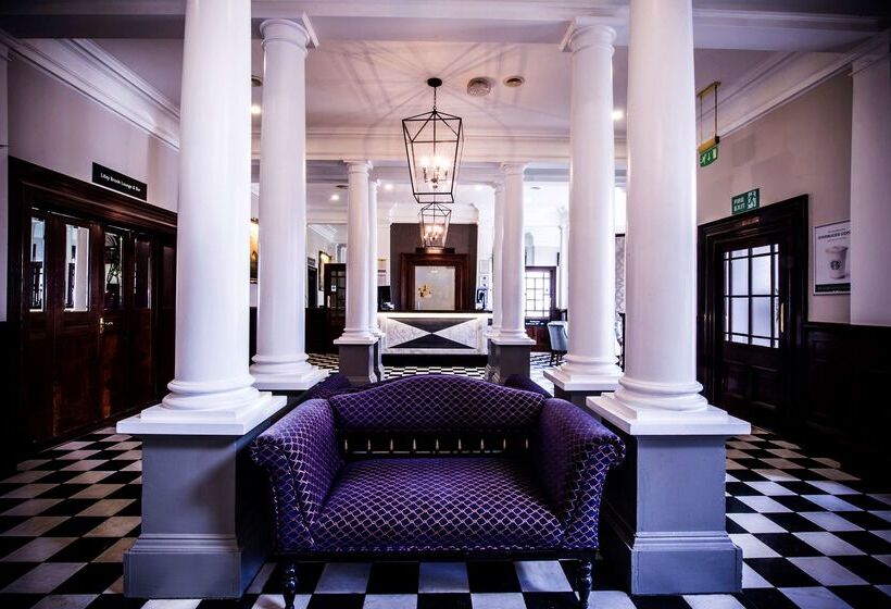 هتل Doubletree By Hilton Cheltenham Cotswolds