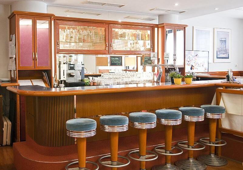 ホテル Falkenstein