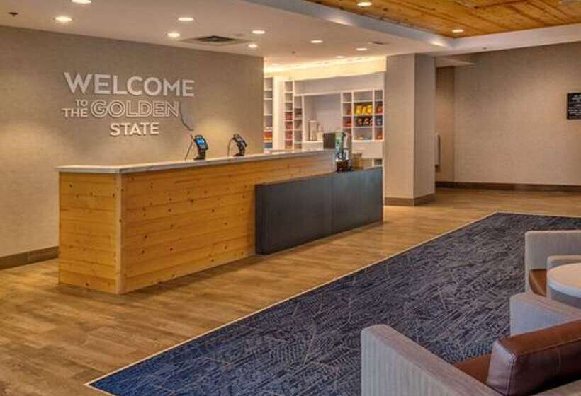 هتل Hampton Inn & Suites South Lake Tahoe