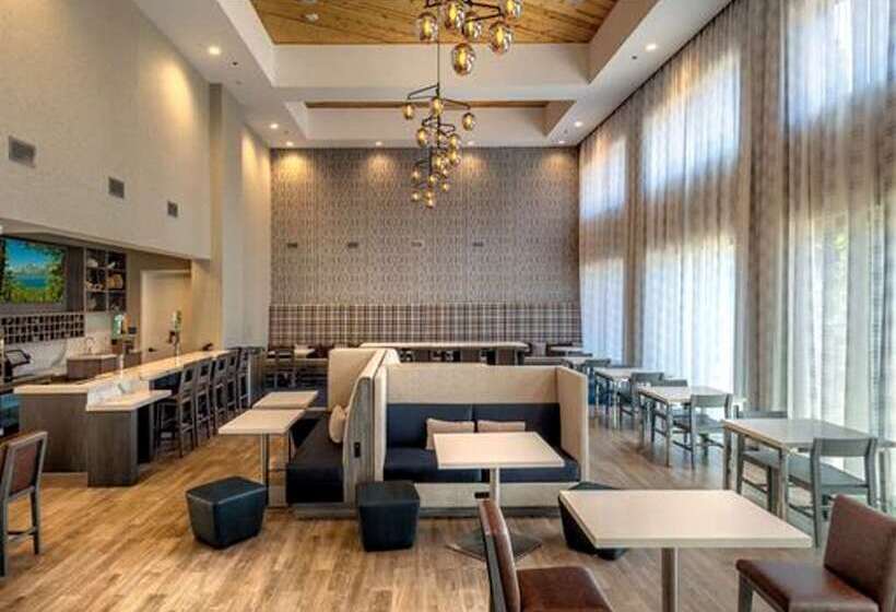 هتل Hampton Inn & Suites South Lake Tahoe
