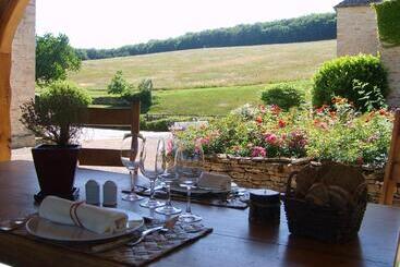 هتل Le Hameau De Barboron