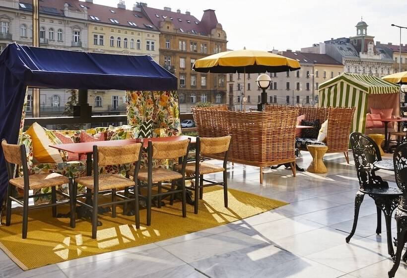 هتل Mama Shelter Prague