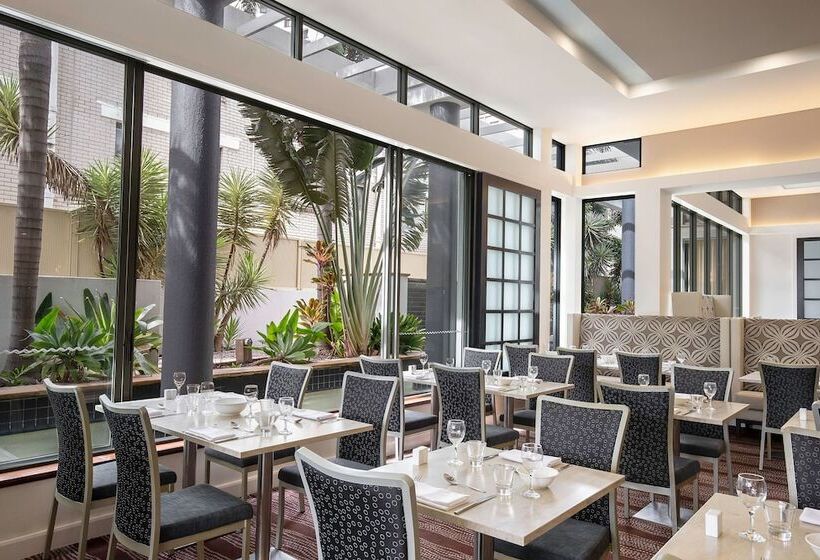 Отель Mantra Legends