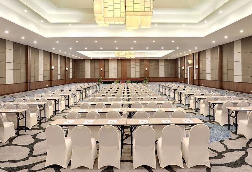 هتل Manado Tateli Resort And Convention