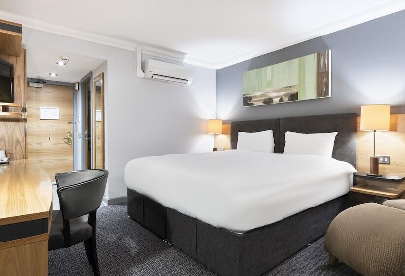 בית מלון כפרי Park Inn By Radisson Cardiff City Centre