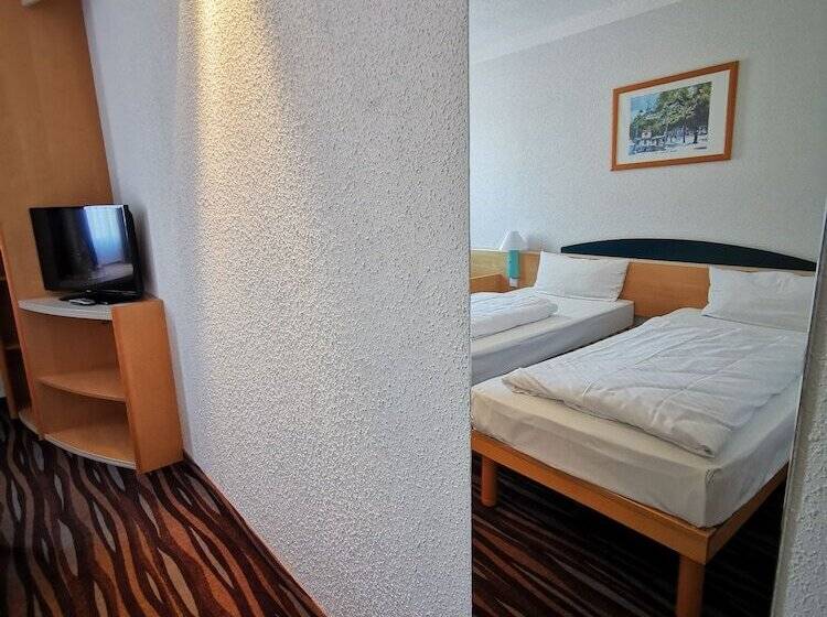 هتل Plaza Inn Berlin Süd Ludwigsfelde