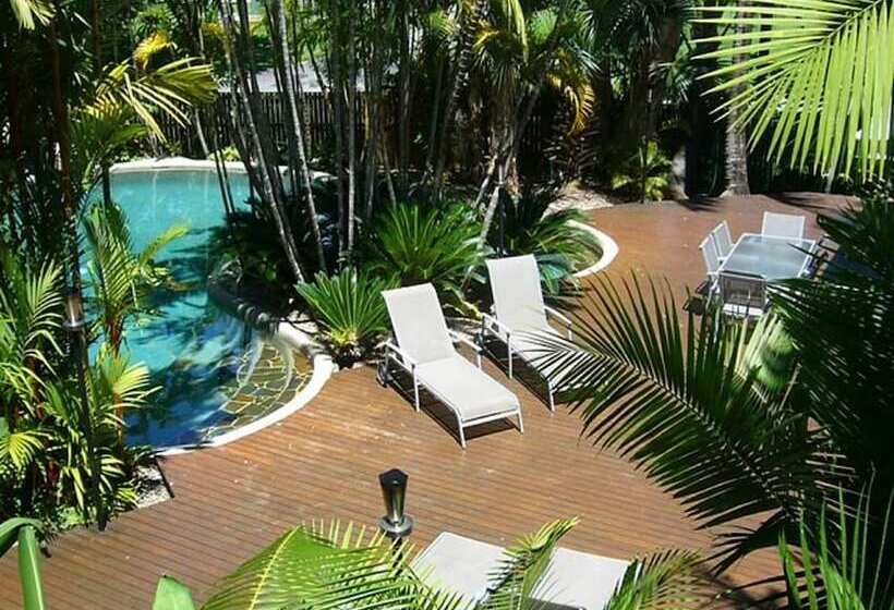 هتل Port Douglas Retreat