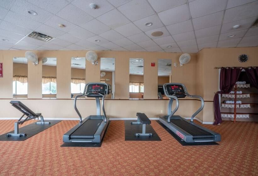 هتل Admiralty Inn & Suites   A Red Collection