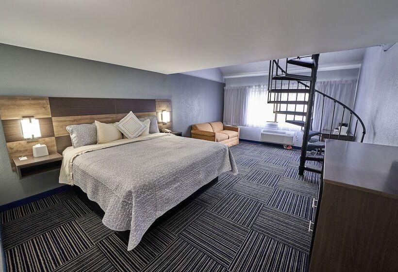 هتل Admiralty Inn & Suites   A Red Collection