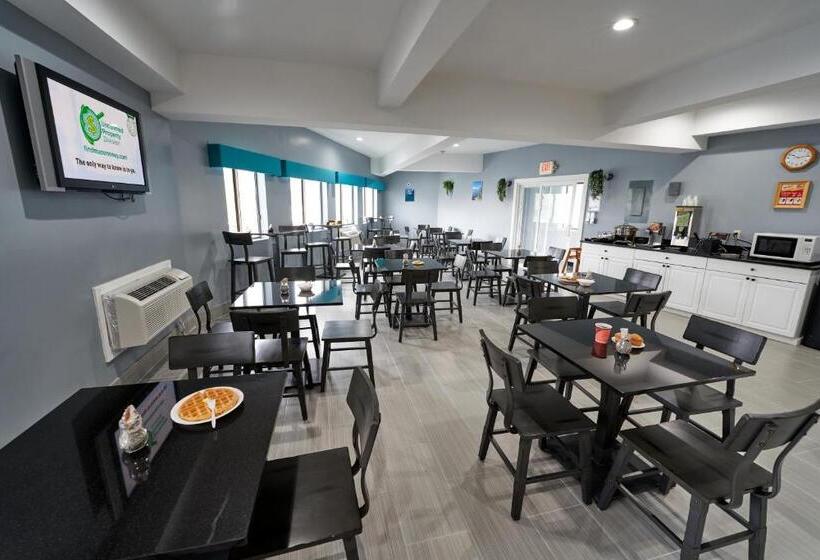 هتل Admiralty Inn & Suites   A Red Collection