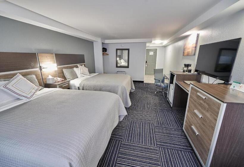 هتل Admiralty Inn & Suites   A Red Collection