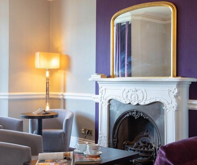 ホテル The County