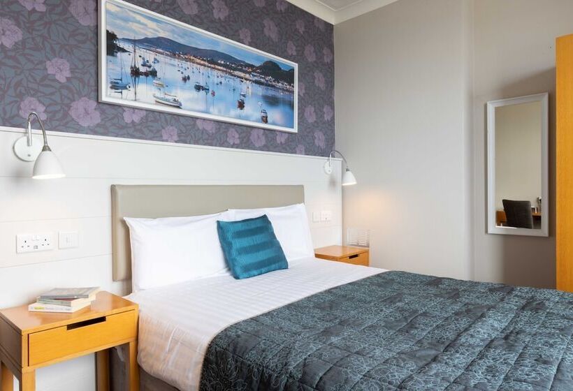 ホテル The County