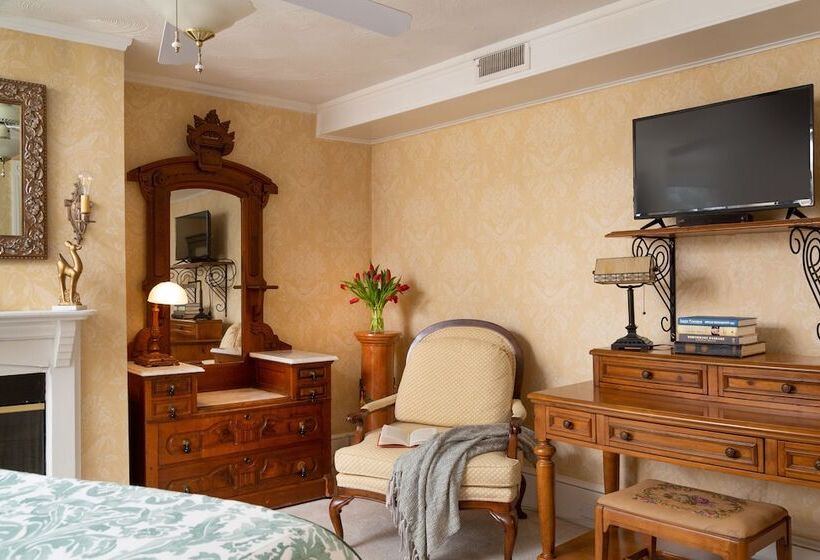 فندق White Doe Inn Bed & Breakfast