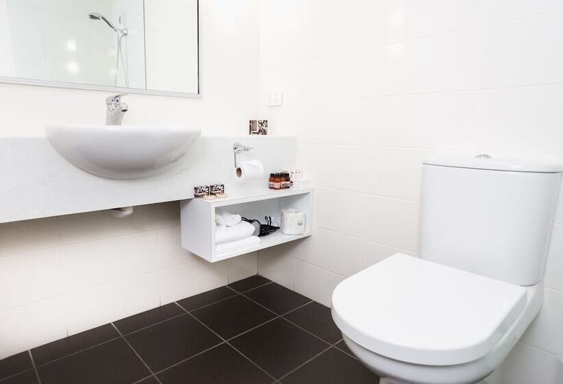 St Ives Apartments