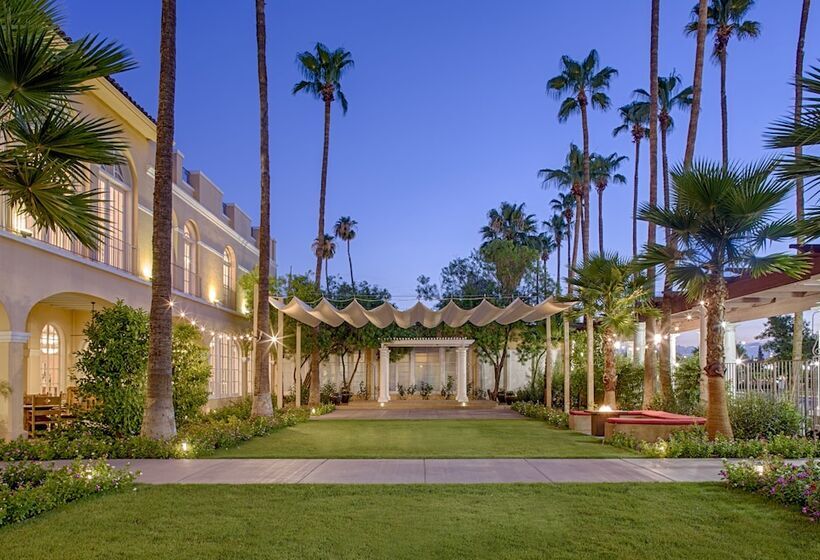 Crowne Plaza Phoenix Chandler Golf Resort, An Ihg