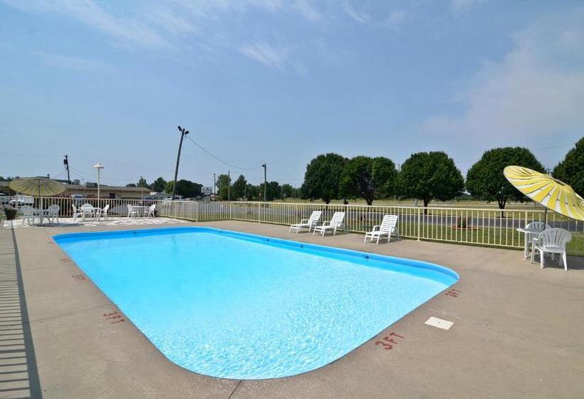 فندق Americas Best Value Inn Iola