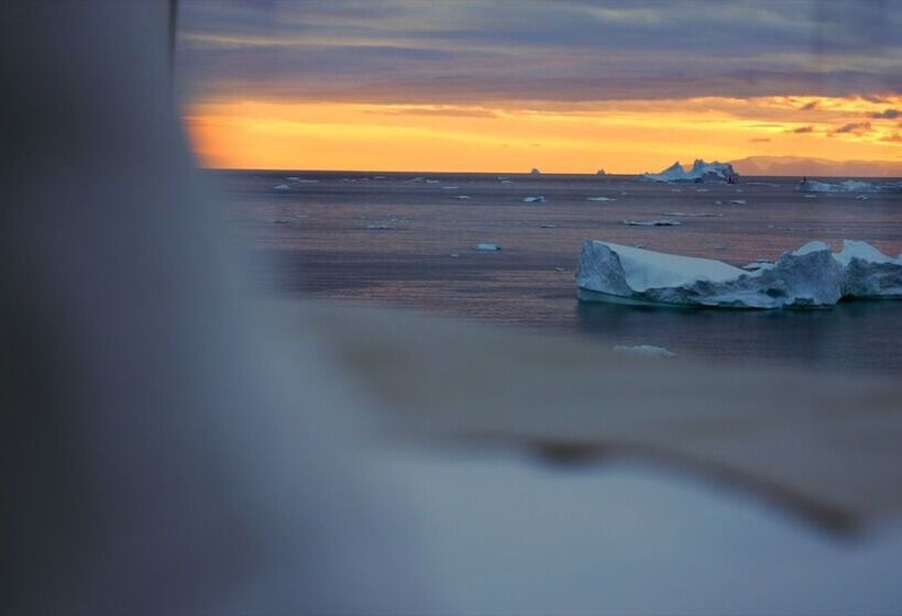 هتل Arctic