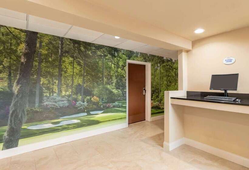 هتل Baymont By Wyndham Augusta West