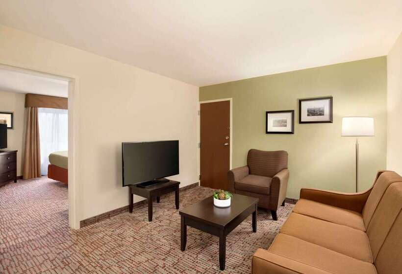 هتل Baymont By Wyndham Augusta West