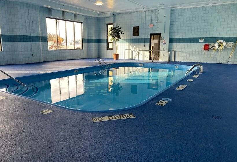 هتل Baymont By Wyndham Flint Airport North