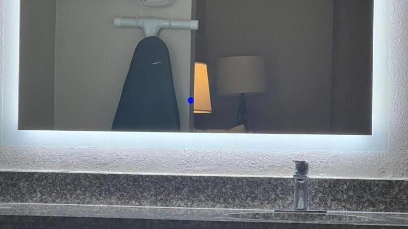 هتل Baymont By Wyndham Odessa University Area