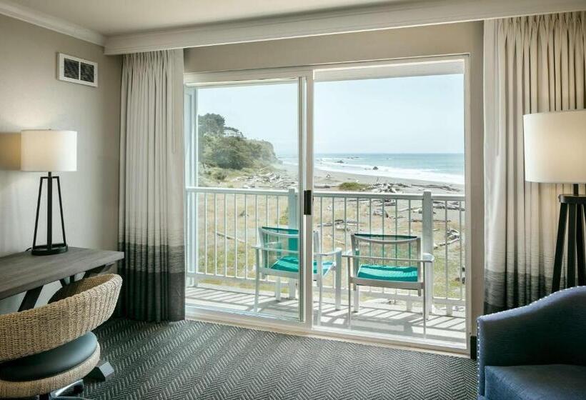 فندق Beachfront Inn