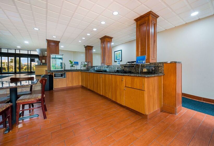 בית מלון כפרי Best Western Detroit Livonia