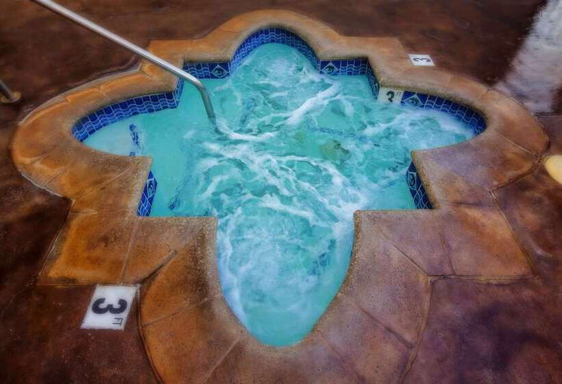 בית מלון כפרי Best Western Plus Carpinteria Inn