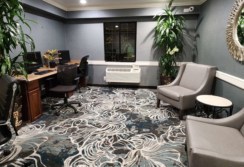 בית מלון כפרי Best Western Plus Carpinteria Inn