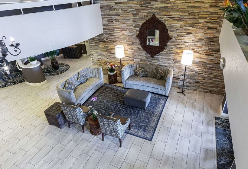 בית מלון כפרי Best Western Plus Carpinteria Inn