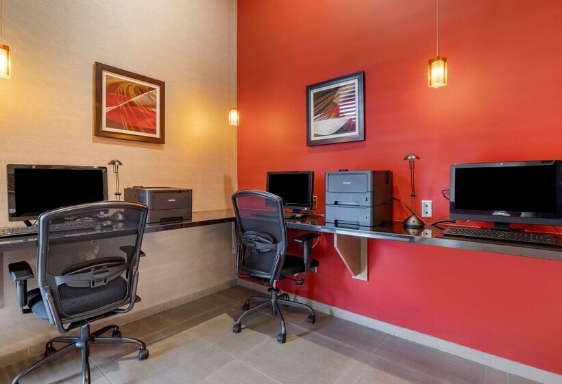 ホテル Best Western Plus Park Place Inn Mini Suites