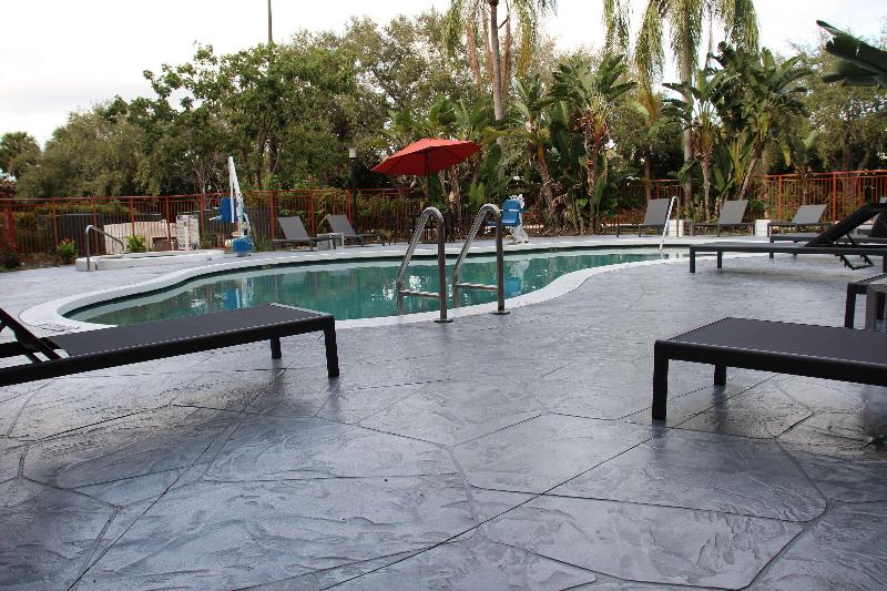Отель Boca Suites Deerfield Beach; Surestay Collection By Bw