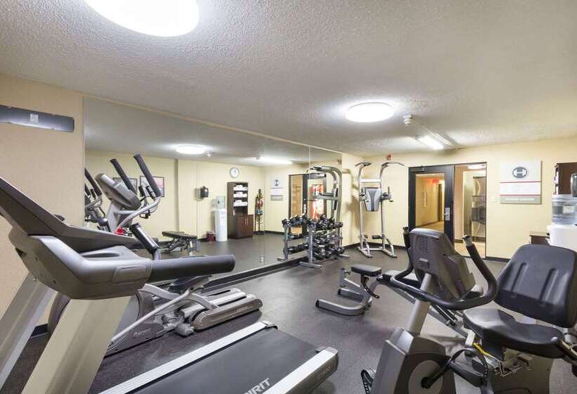 Clarion Hotel Beachwood Cleveland