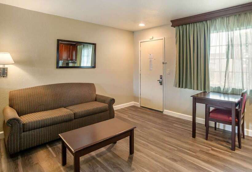 호텔 Clarion Pointe El Cajon San Diego East