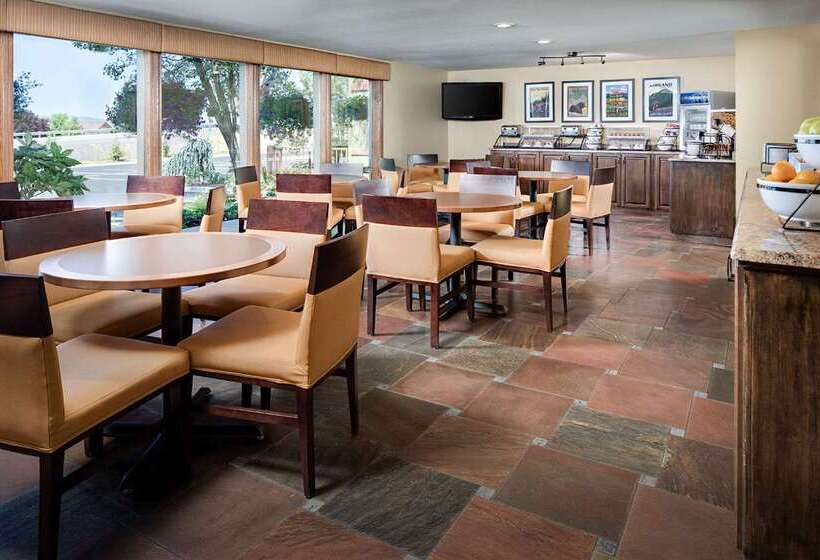هتل Comfort Inn & Suites Ashland