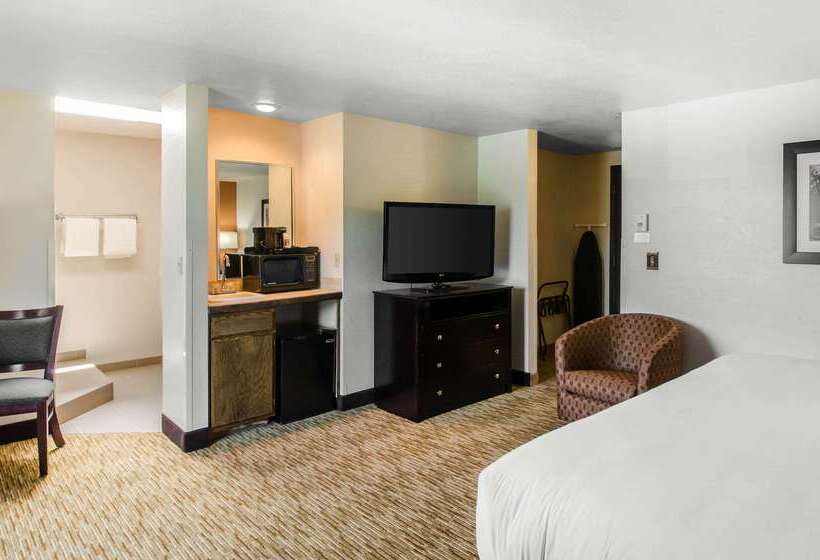 هتل Comfort Inn & Suites Ashland