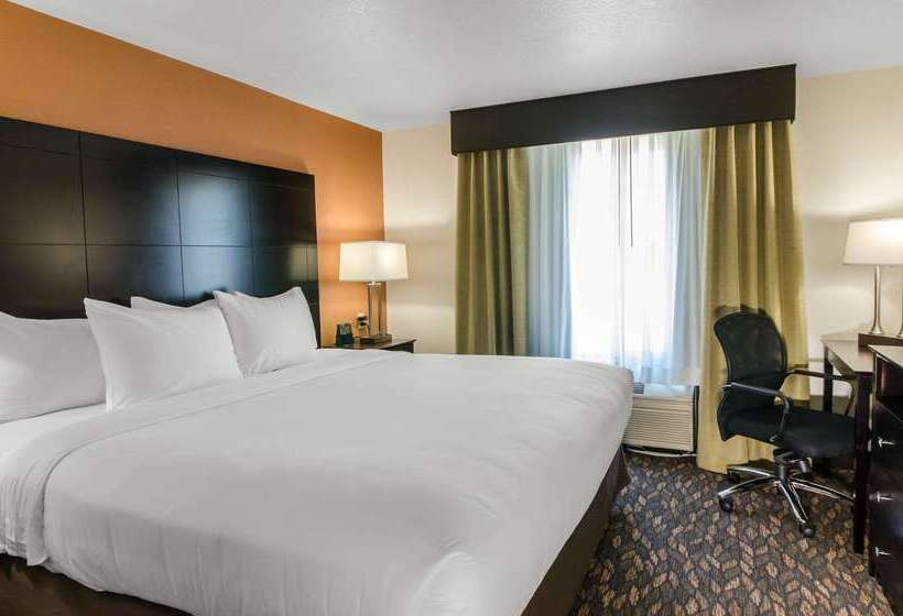 هتل Comfort Inn & Suites Ashland
