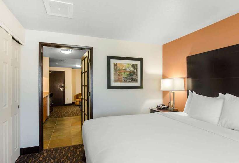 هتل Comfort Inn & Suites Ashland