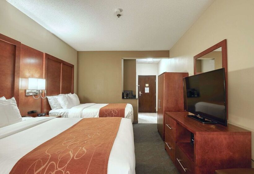 هتل Comfort Suites Appleton Airport
