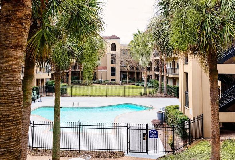 호텔 Comfort Suites Baton Rouge South I 10