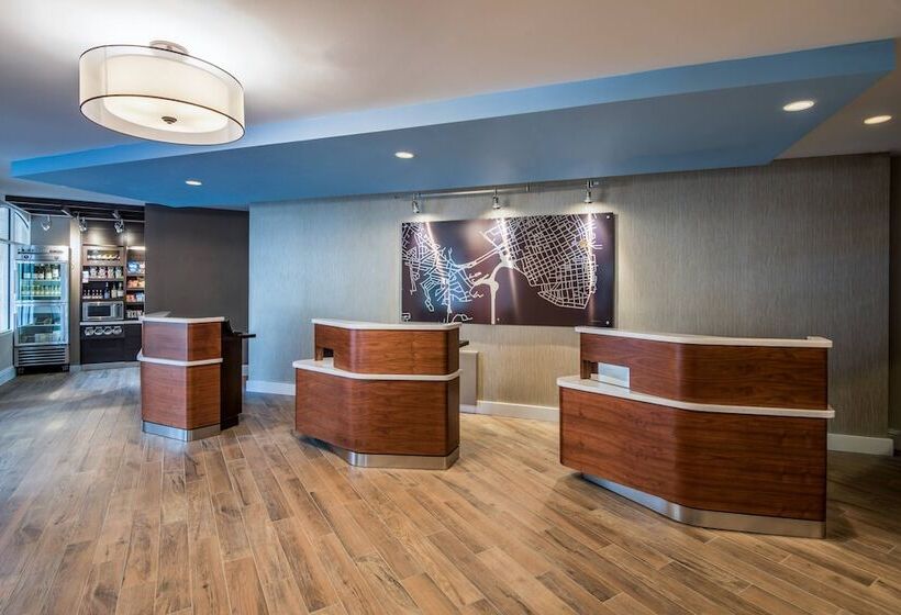 هتل Courtyard By Marriott Charleston Historic District
