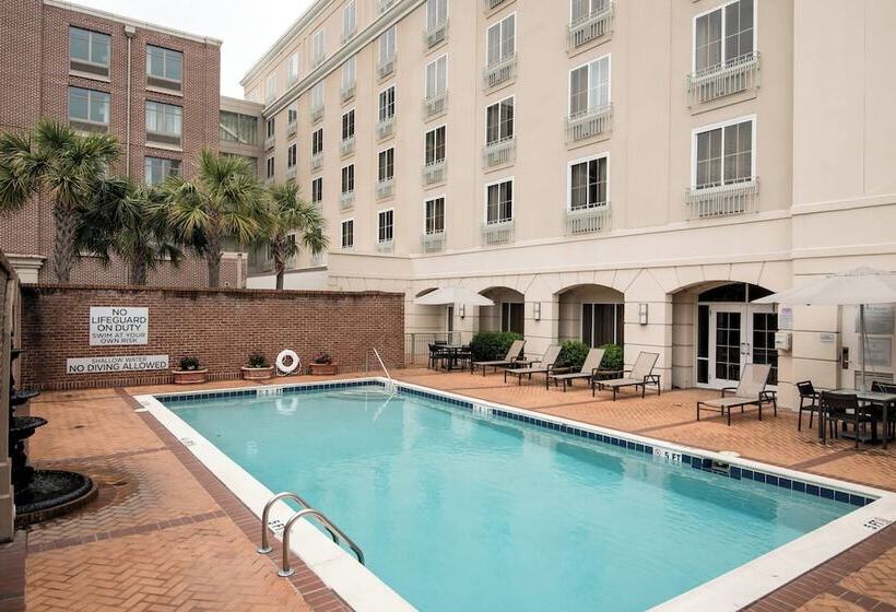 هتل Courtyard Charleston Historic District