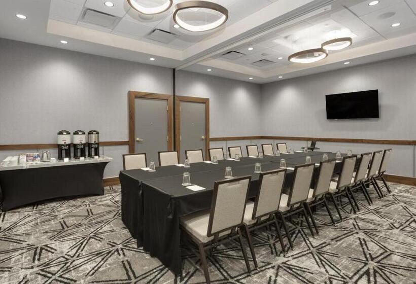 هتل Crowne Plaza Lansing, An Ihg