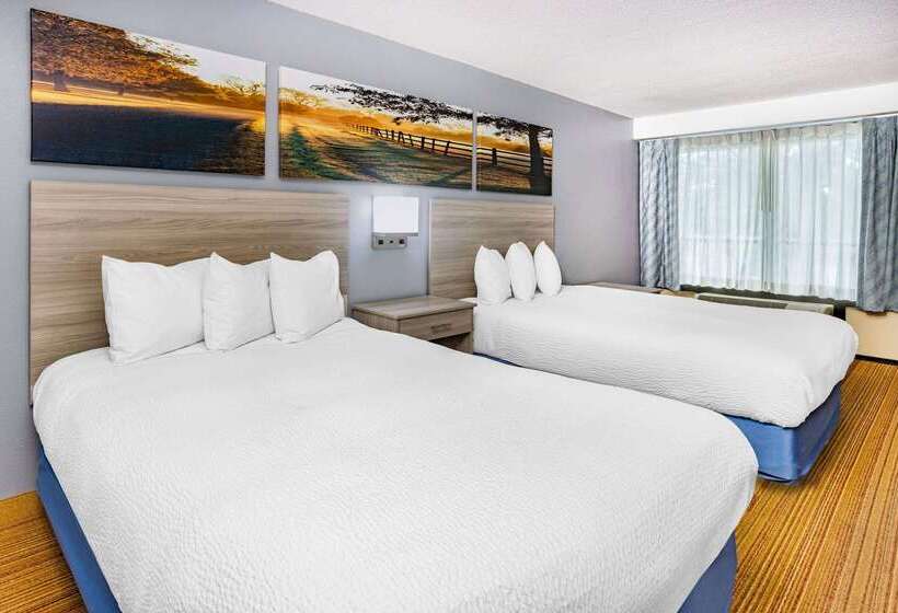 هتل Days Inn & Suites By Wyndham Colonial