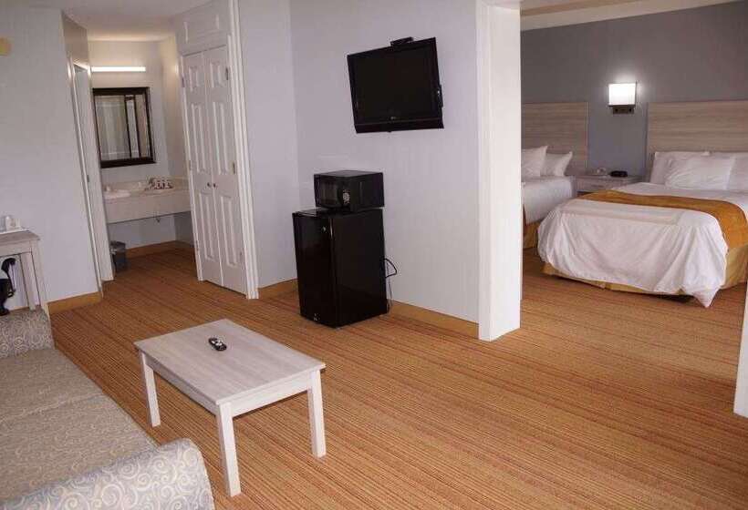 هتل Days Inn & Suites By Wyndham Williamsburg Colonial