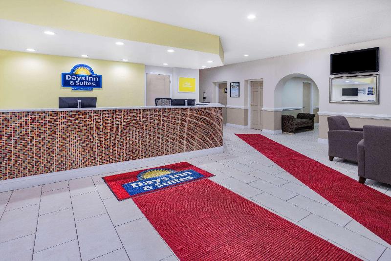 هتل Days Inn & Suites By Wyndham Williamsburg Colonial