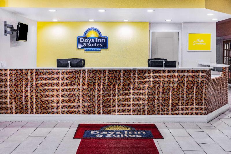 هتل Days Inn & Suites By Wyndham Williamsburg Colonial