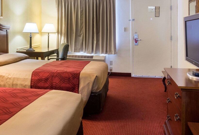 هتل Econo Lodge Chesapeake Route 13 And I 464