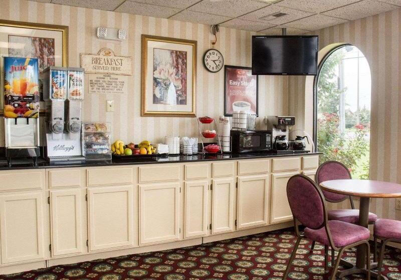هتل Econo Lodge Chesapeake Route 13 And I 464